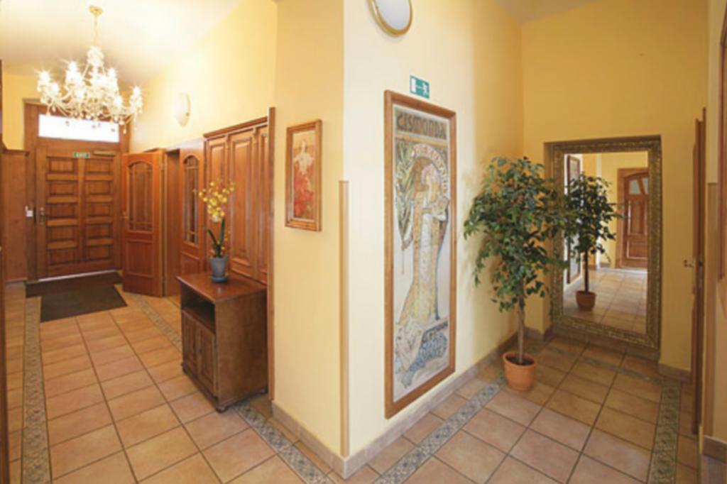 City Lounge Crown Hotel Prague Exterior photo